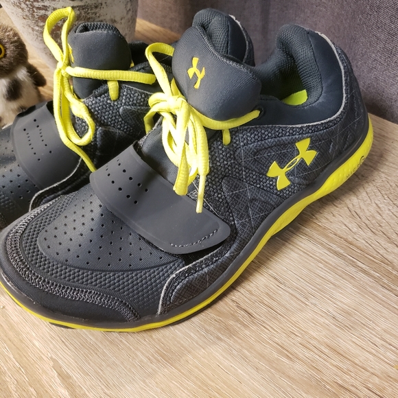 Mens or womens size 10 underarms tennis shoes - Picture 2 of 7